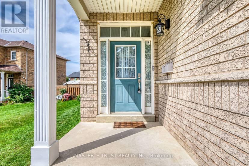 797 Khan Crescent — photo 4 of 40