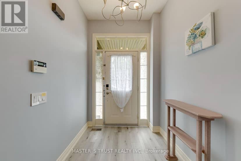 797 Khan Crescent — photo 5 of 40