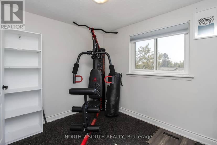87 Scott Crescent — photo 23 of 35