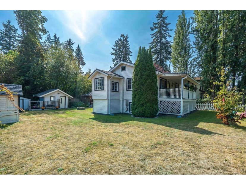 8992 ROYAL STREET, Langley