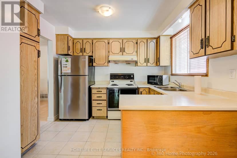 69 Castlebury Crescent — photo 10 of 26