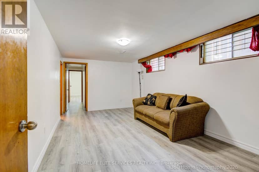 69 Castlebury Crescent — photo 16 of 26