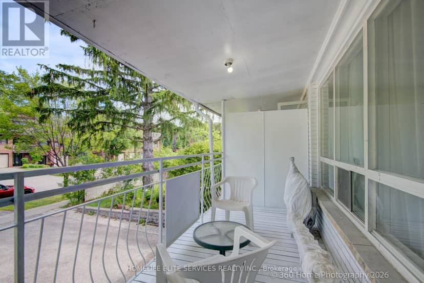 69 Castlebury Crescent — photo 4 of 26