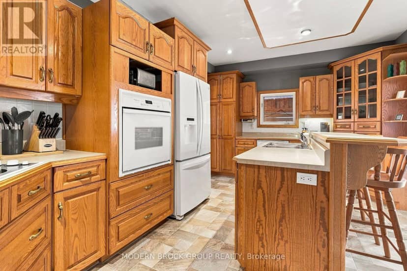 59 Schofield Avenue — photo 27 of 40