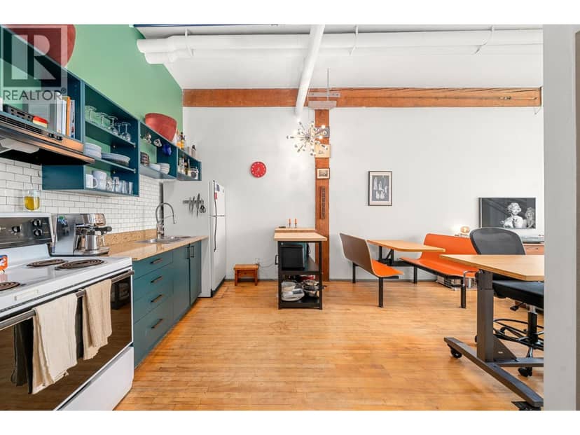 120 2556 E HASTINGS STREET, Vancouver, photo 2