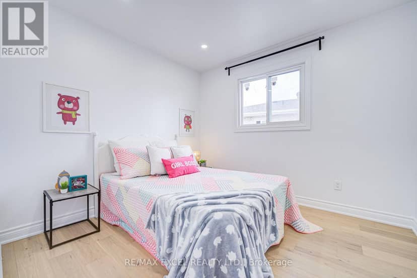 8 Simsbury Court — photo 17 of 40