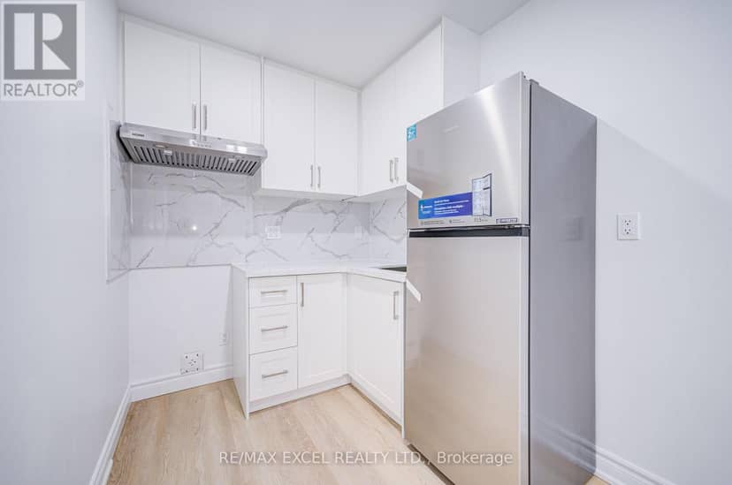 8 Simsbury Court — photo 26 of 40