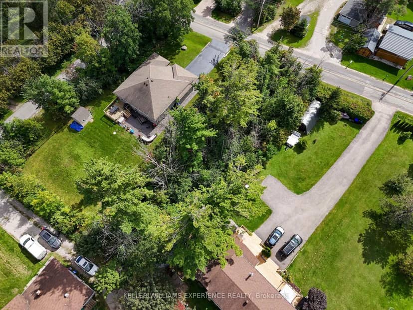 108 Lakeshore Road E — photo 9 of 12