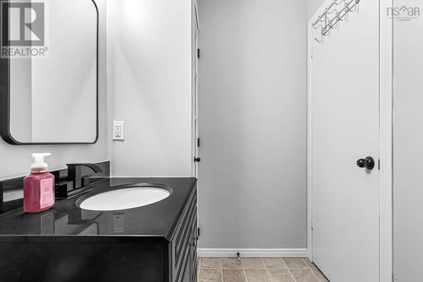 29 Circassion Drive — photo 19 of 31