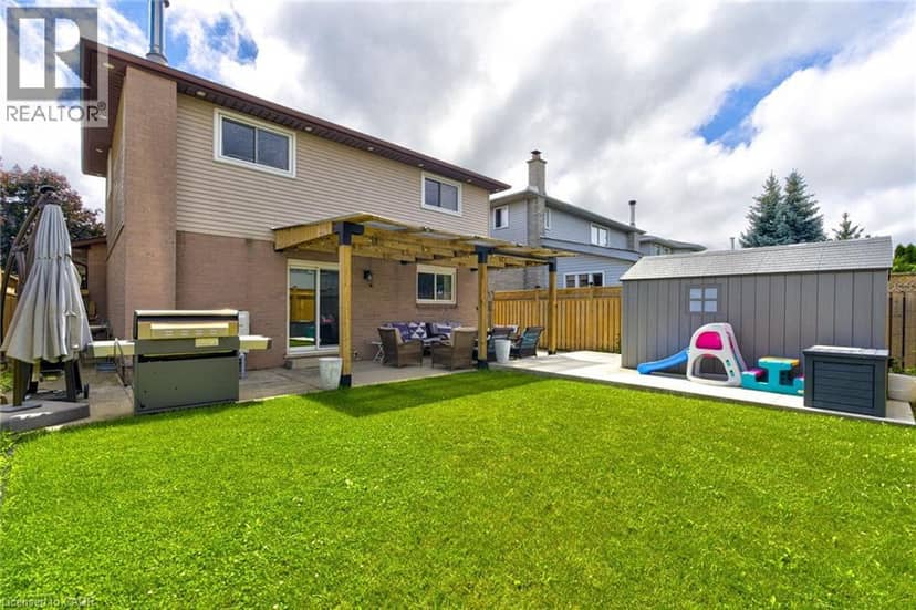 214 MERRILEE Crescent — photo 3 of 40