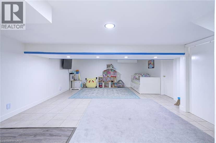 214 MERRILEE Crescent — photo 35 of 40