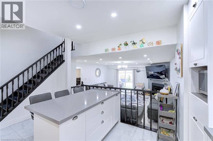 214 MERRILEE Crescent — photo 17 of 40