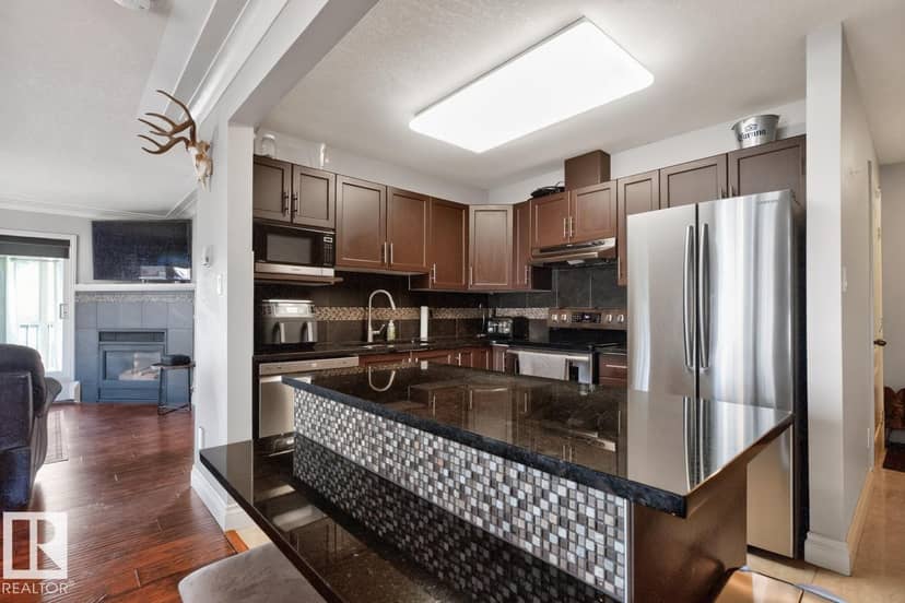 #52 9908 80 AV NW, Edmonton