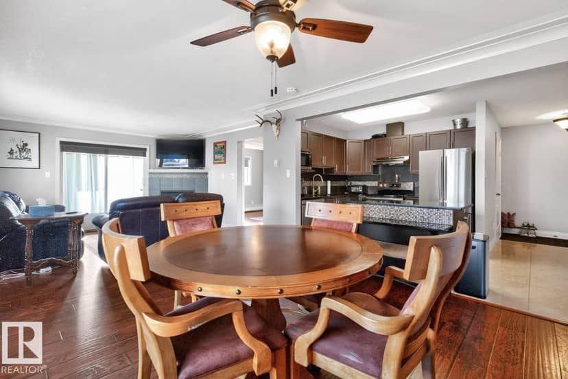 #52 9908 80 AV NW — photo 14 of 38