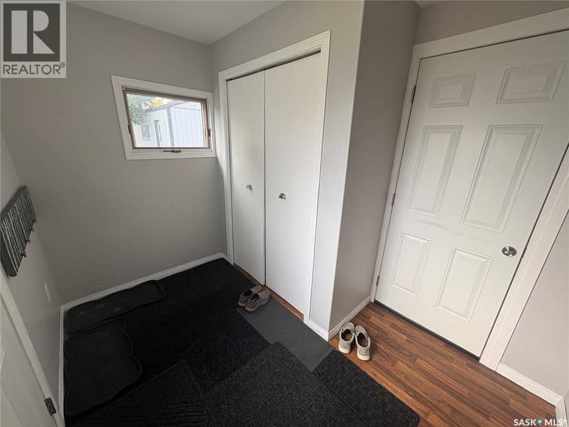 302 Pitt STREET — photo 10 of 35