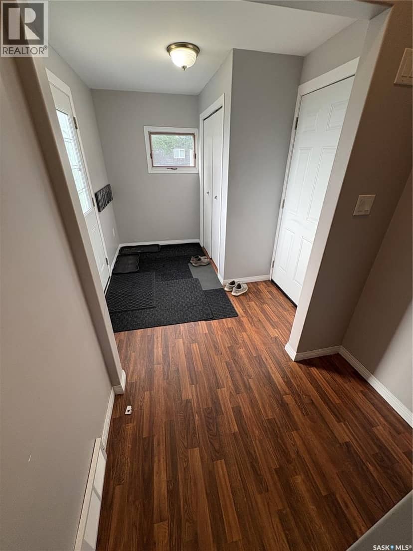 302 Pitt STREET — photo 11 of 35