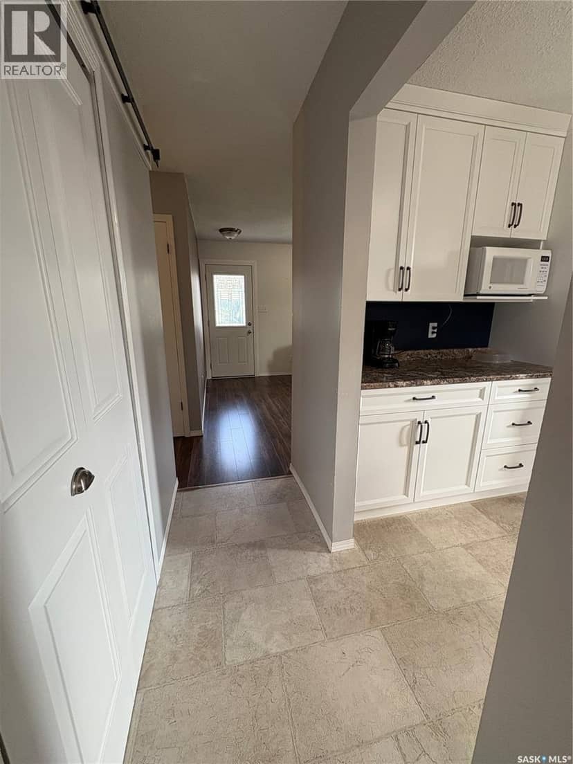 302 Pitt STREET — photo 13 of 35