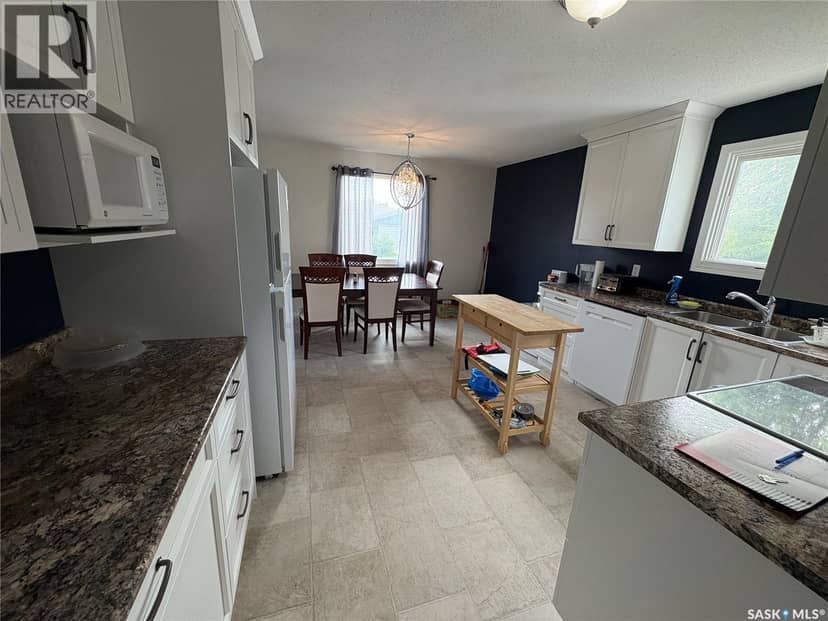 302 Pitt STREET — photo 14 of 35