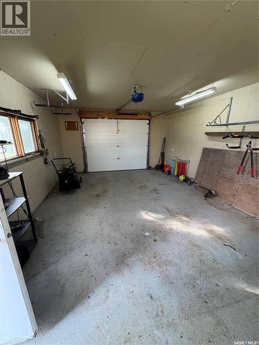 302 Pitt STREET — photo 9 of 35