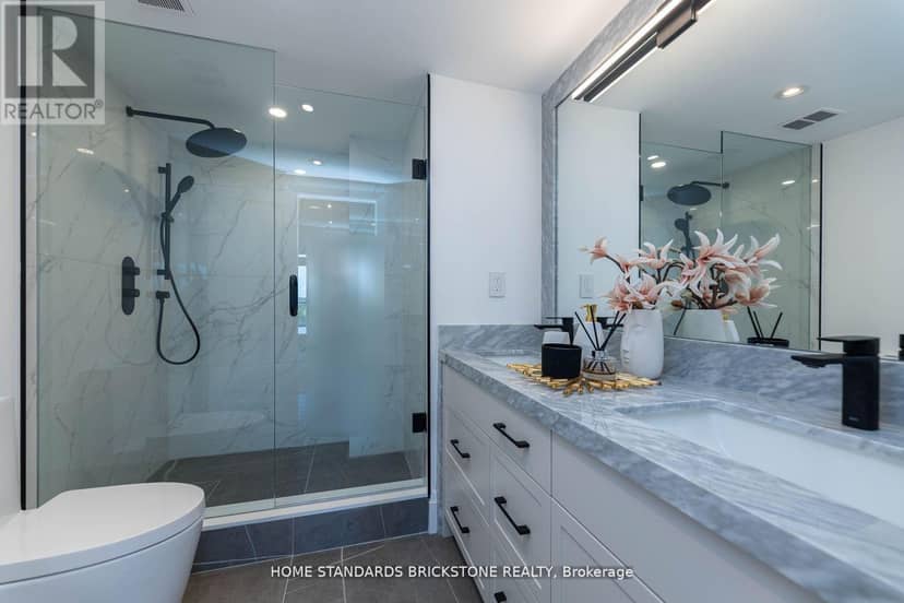 9D - 66 Collier Street — photo 23 of 32