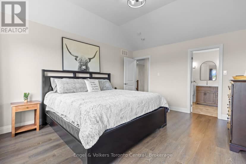 360 Yellow Birch Crescent — photo 22 of 40
