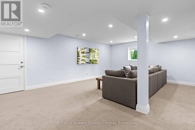 360 Yellow Birch Crescent — photo 37 of 40