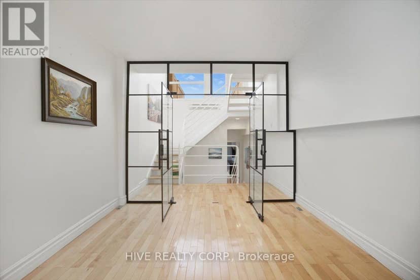 D - 957 Broadview Avenue — photo 19 of 36