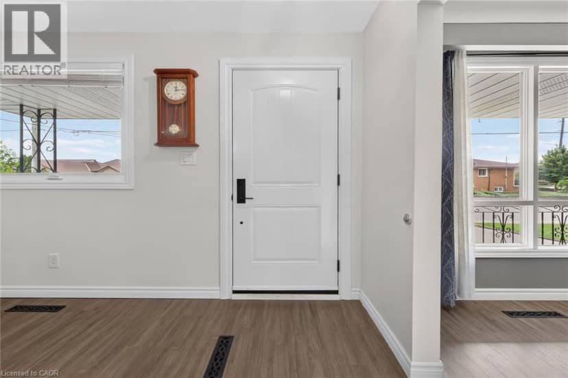 93 NUGENT Drive — photo 4 of 39