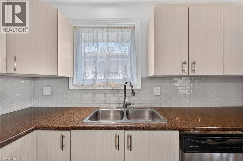 93 NUGENT Drive — photo 9 of 39
