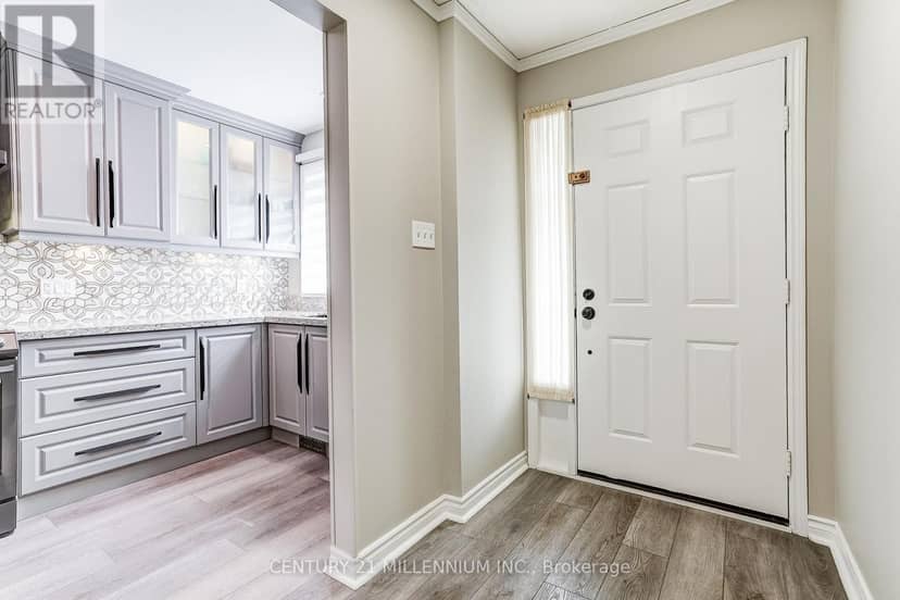 82 Horton Crescent — photo 5 of 40