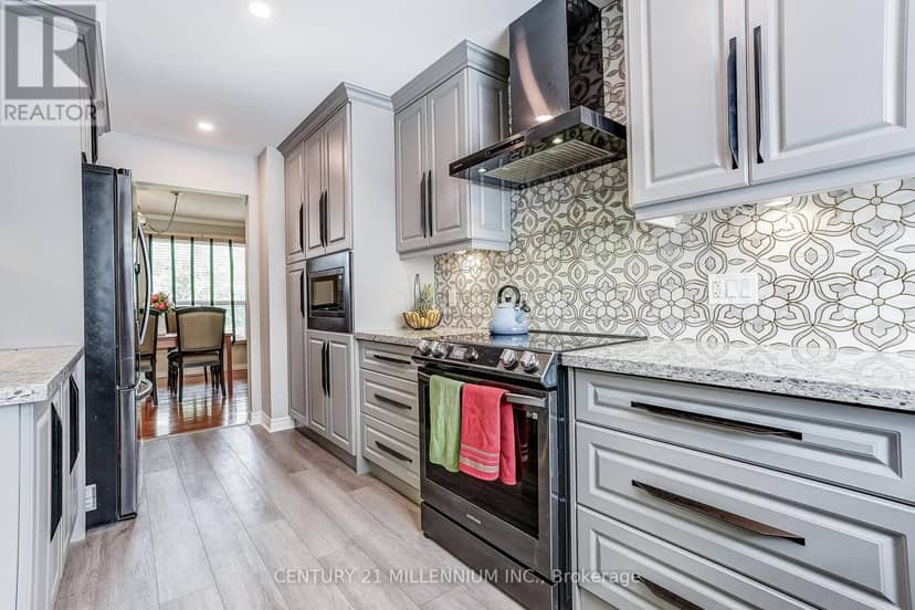 82 Horton Crescent — photo 7 of 40