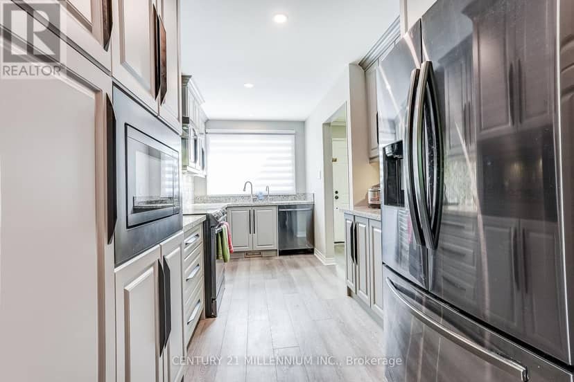 82 Horton Crescent — photo 9 of 40