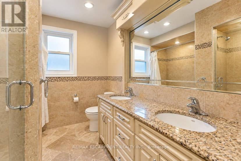 31 Fairleigh Crescent — photo 21 of 35