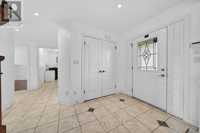 9128 Hendershot Boulevard — photo 4 of 24