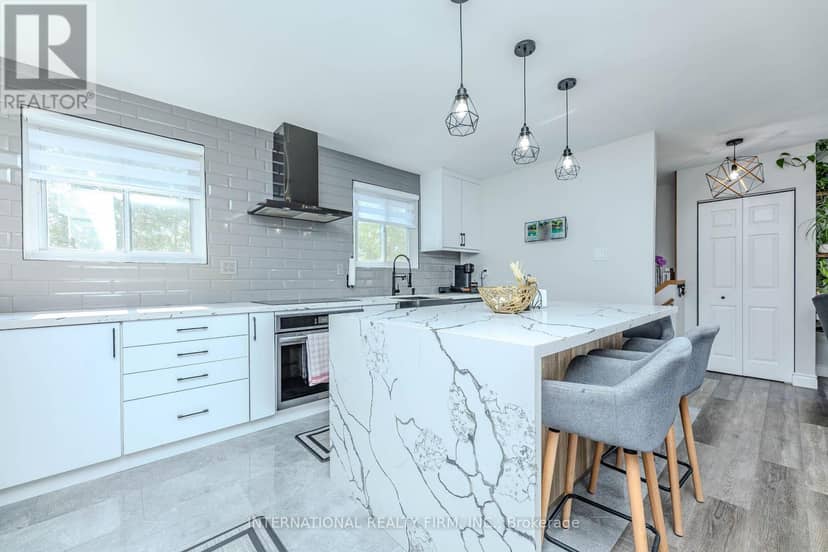1291 Consort Crescent — photo 12 of 40