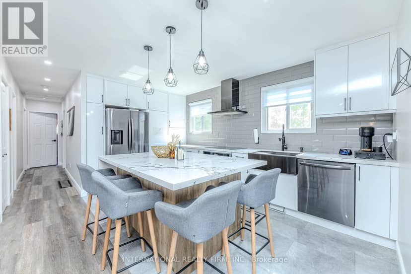 1291 Consort Crescent — photo 14 of 40