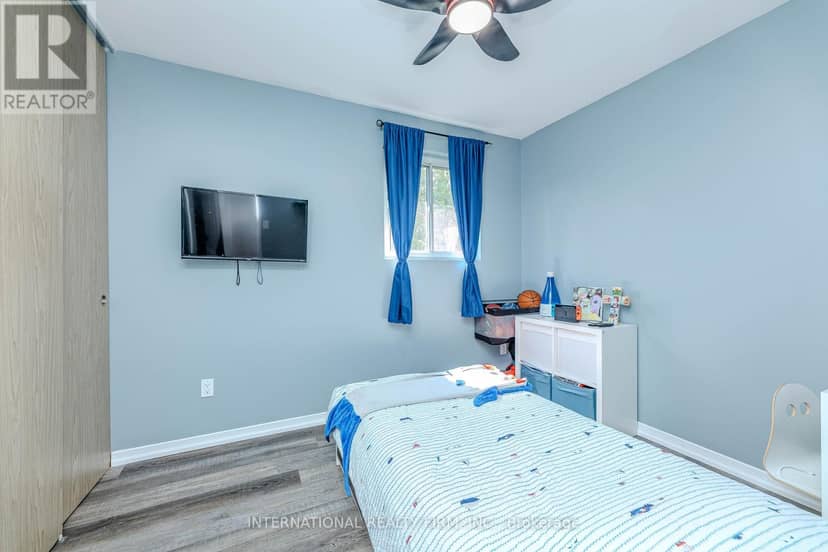 1291 Consort Crescent — photo 18 of 40
