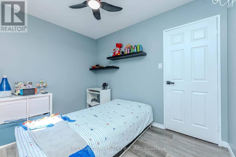 1291 Consort Crescent — photo 19 of 40