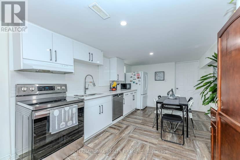 1291 Consort Crescent — photo 34 of 40