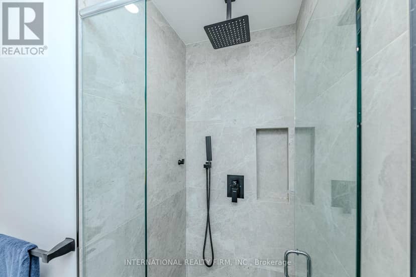 1291 Consort Crescent — photo 21 of 40
