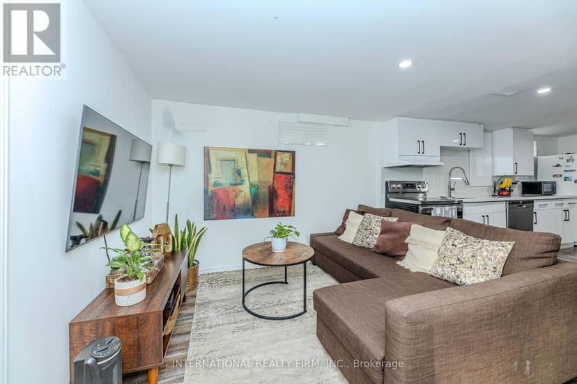 1291 Consort Crescent — photo 36 of 40
