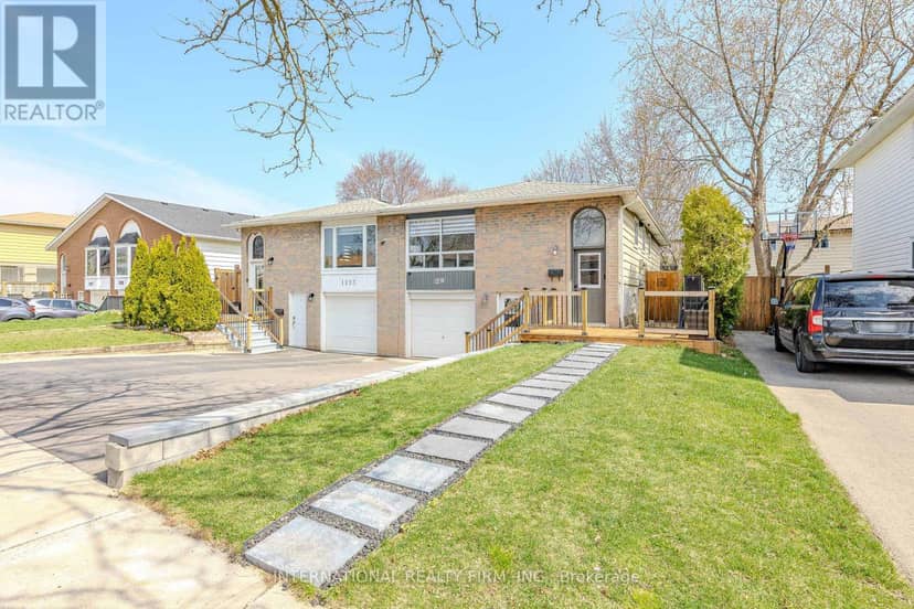 1291 Consort Crescent — photo 4 of 40