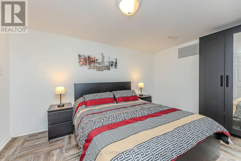 1291 Consort Crescent — photo 39 of 40