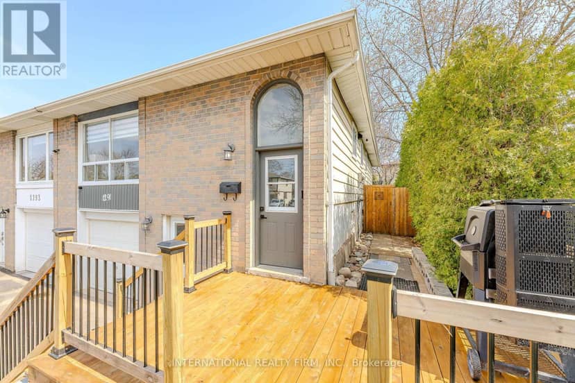 1291 Consort Crescent — photo 5 of 40