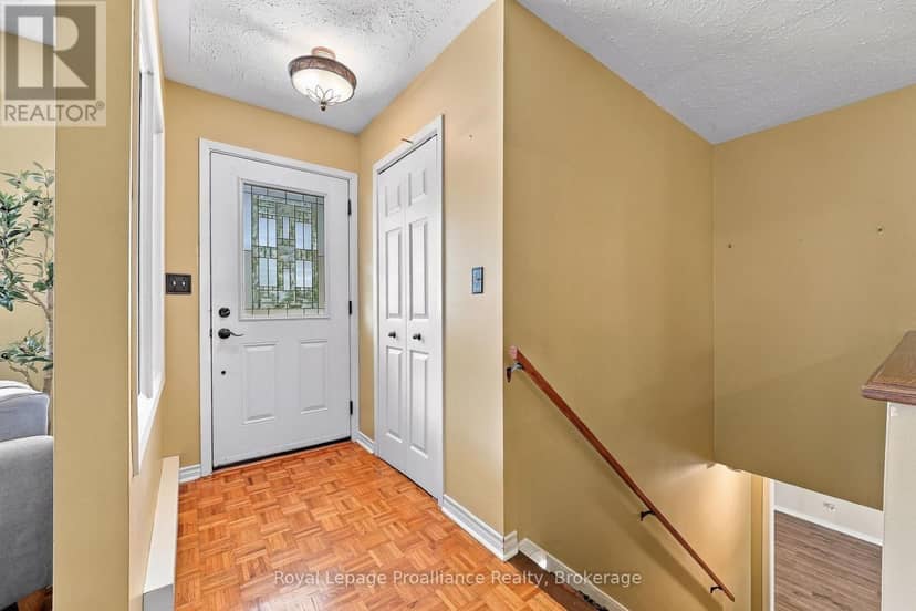 36 Parkview Heights — photo 5 of 40