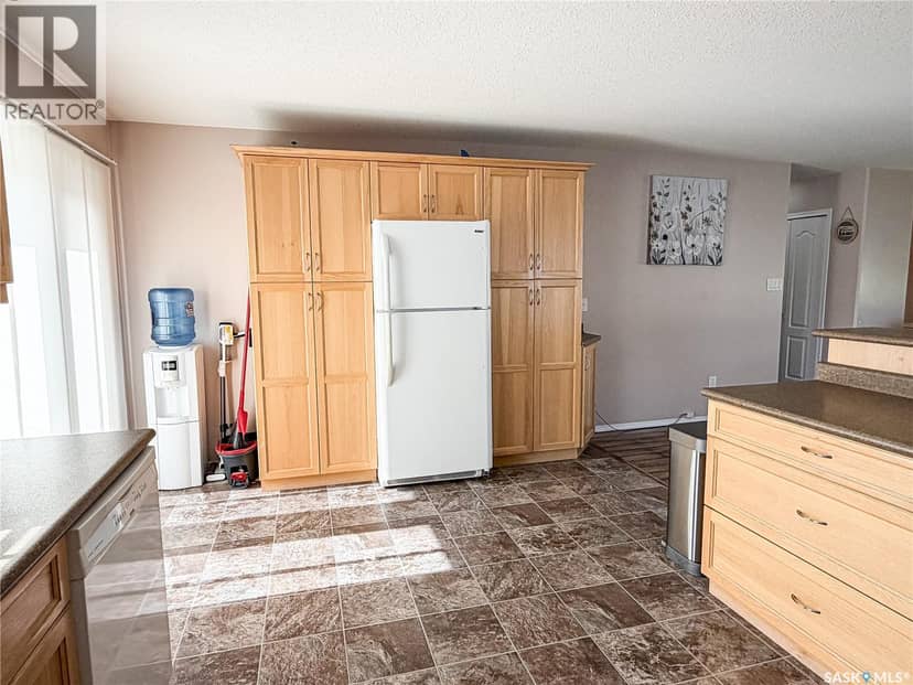 604 7th AVENUE W, Meadow Lake, photo 6