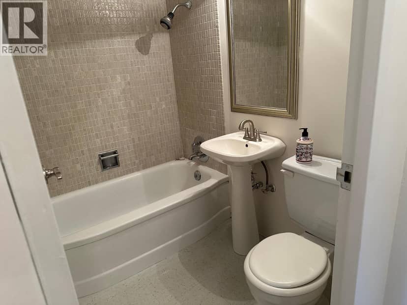 715 1445 Marpole Avenue, Vancouver, photo 7