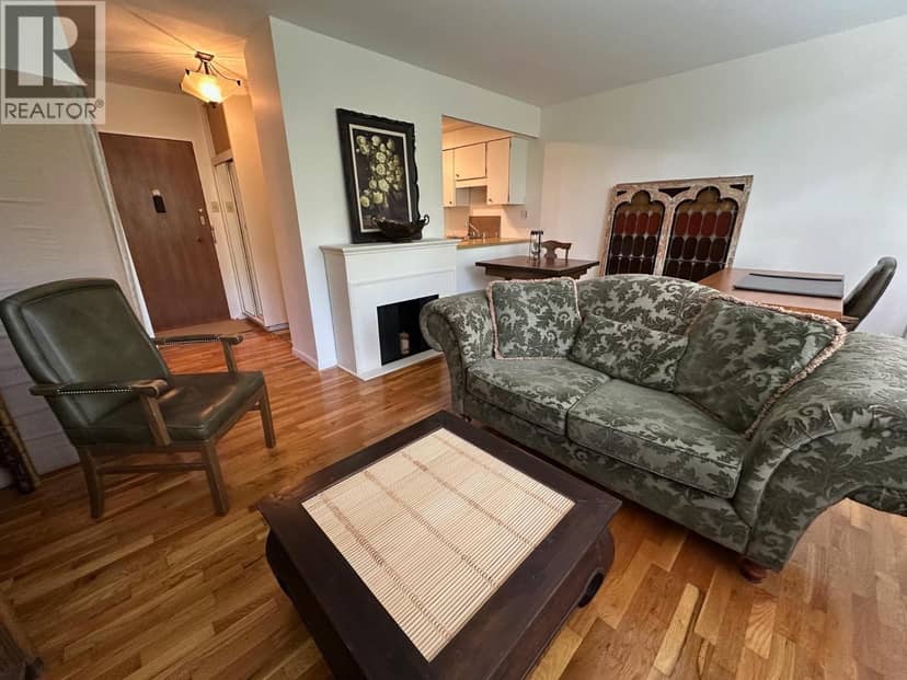 715 1445 Marpole Avenue, Vancouver, photo 5