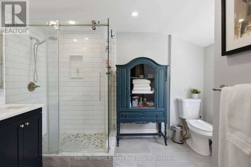 107 Sutherland Avenue — photo 27 of 40
