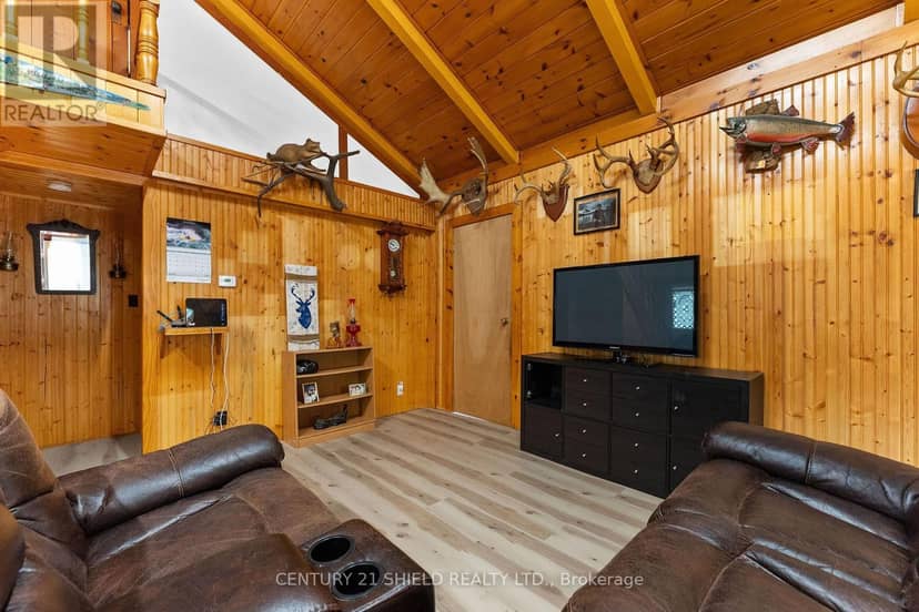 121 Maple Drive — photo 10 of 40